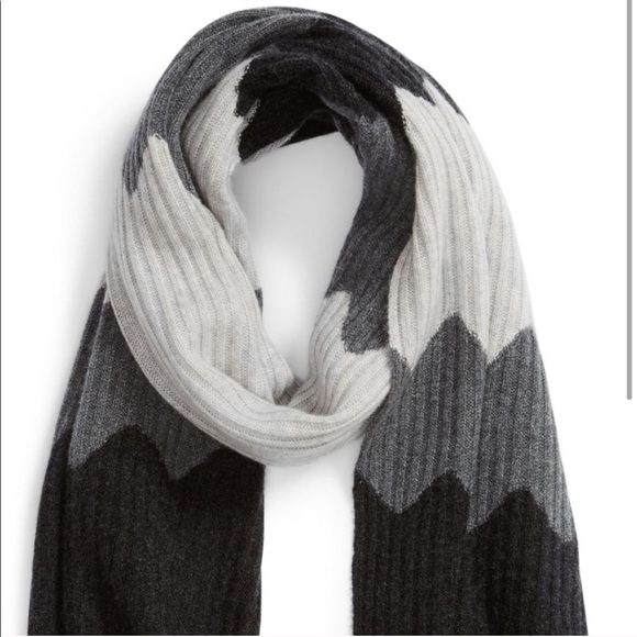 NWT Halogen Cashmere Chevron Scarf - Picture 2 of 6